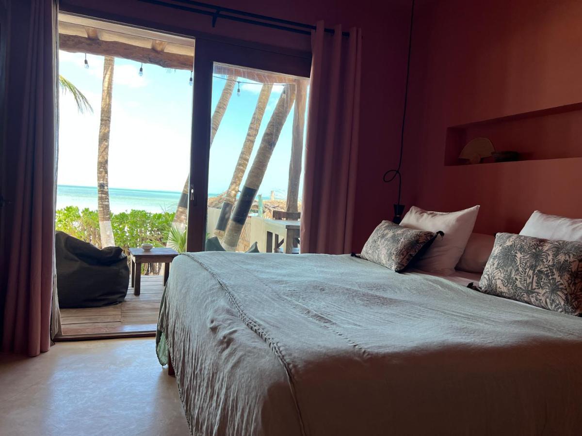 Casa Cat Ba Beachfront Boutique Hotel Остров Холбокс Экстерьер фото